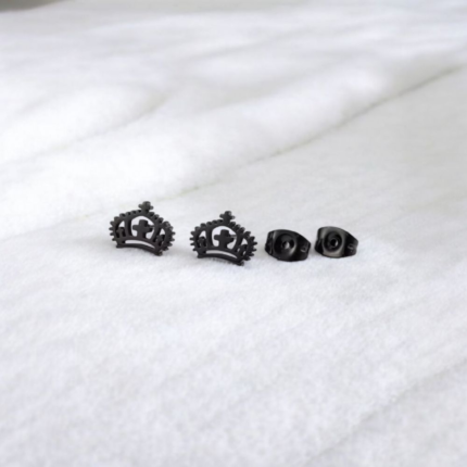 Crown Black stud earrings